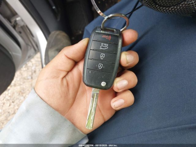 5XYKT3A69FG626265 KIA SORENTO LX