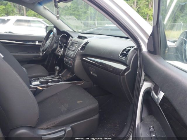 5XYKT3A69FG626265 KIA SORENTO LX