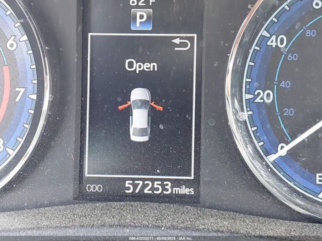 2T1BURHE5JC026134 Toyota COROLLA SE