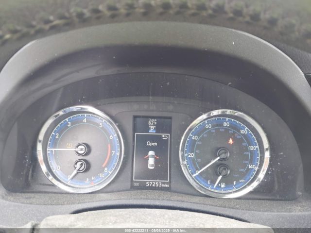 2T1BURHE5JC026134 Toyota COROLLA SE