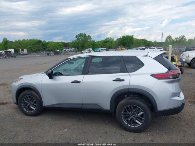 5N1BT3AA9RC672848 Nissan Rogue S Fwd