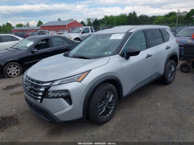 5N1BT3AA9RC672848 Nissan Rogue S Fwd