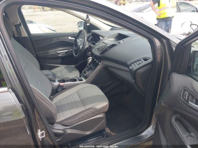 1FMCU9GXXGUC81604 Ford ESCAPE SE