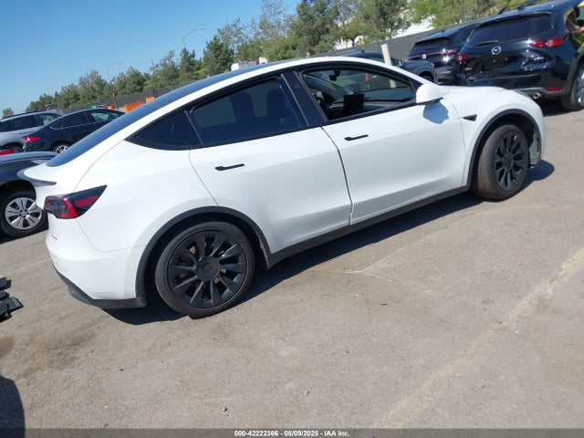 2023 TESLA MODEL Y 7SAYGAEE0PF948826 Photo 3