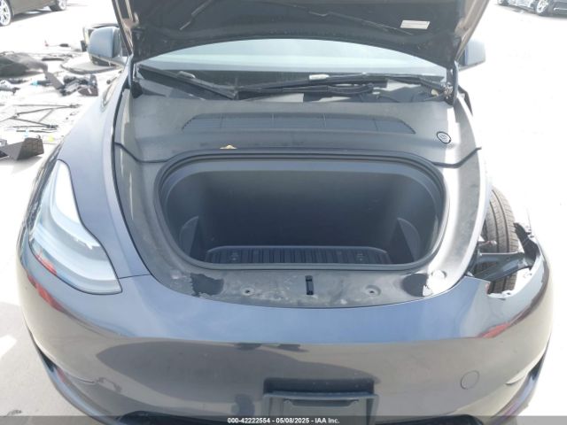 2025 TESLA MODEL Y 7SAYGDEDXSA355554 Photo 9