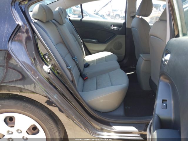 KNAFK4A63F5371323 KIA FORTE LX