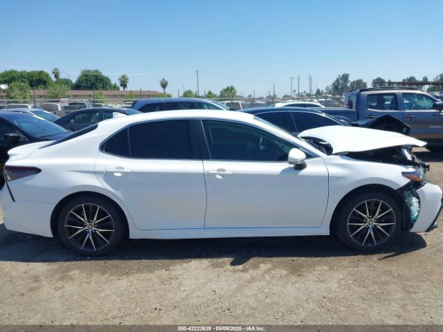 4T1T11AK8RU855885 Toyota CAMRY SE