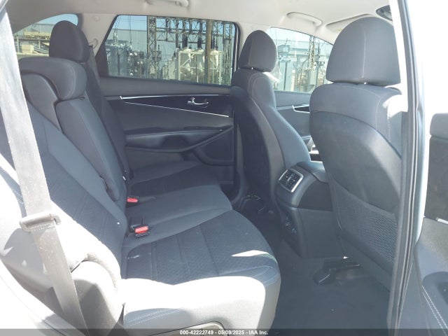 5XYPG4A55JG365667 KIA Sorento 3.3l Lx