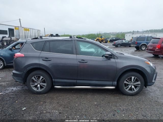 2T3RFREV8HW692272 Toyota Rav4 Xle