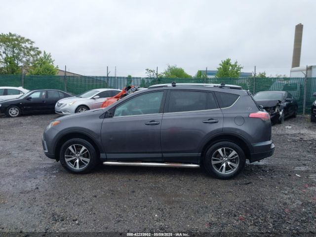 2T3RFREV8HW692272 Toyota Rav4 Xle