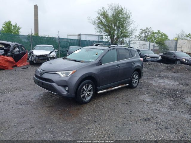 2T3RFREV8HW692272 Toyota Rav4 Xle