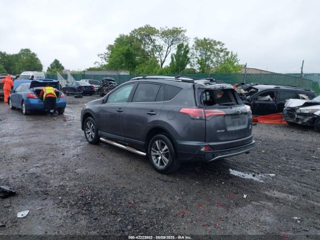 2T3RFREV8HW692272 Toyota Rav4 Xle