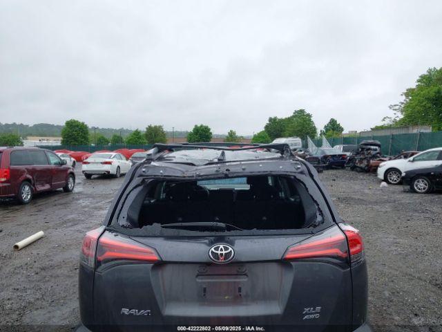 2T3RFREV8HW692272 Toyota Rav4 Xle