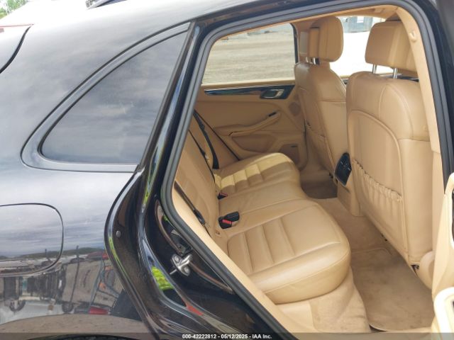 2016 PORSCHE MACAN WP1AF2A53GLB90750 Photo 7