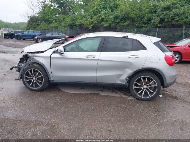 WDCTG4EB1FJ128030 Mercedes-Benz GLA 250