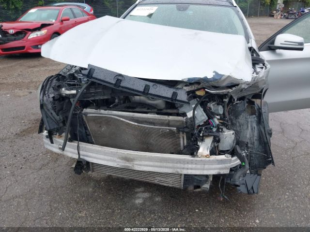 WDCTG4EB1FJ128030 Mercedes-Benz GLA 250