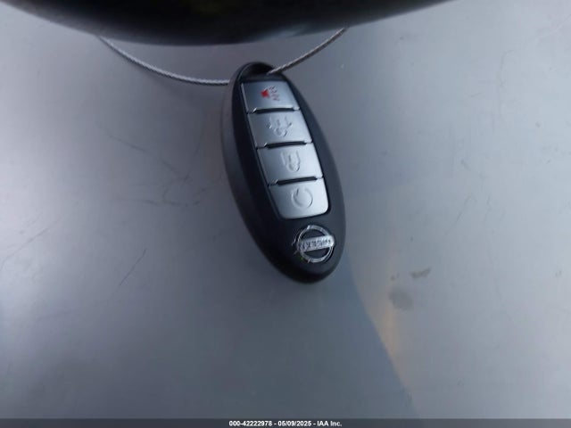 JN8AT2MV8HW001701 Nissan ROGUE SV