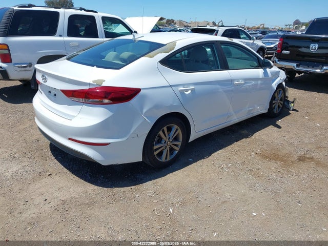 5NPD84LF0JH275597 Hyundai ELANTRA SEL