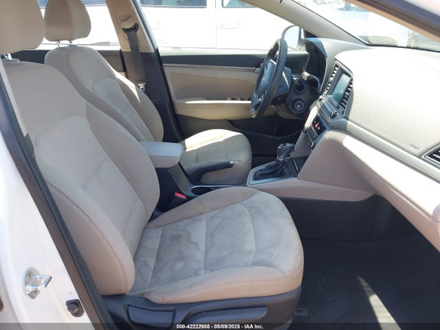 5NPD84LF0JH275597 Hyundai ELANTRA SEL