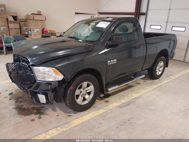 3C6JR6AG1HG778704 RAM 1500 Express  4x2 6'4 Box