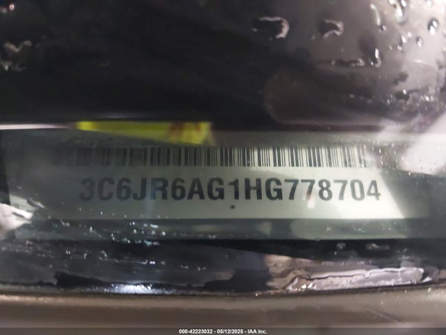 3C6JR6AG1HG778704 RAM 1500 Express  4x2 6'4 Box