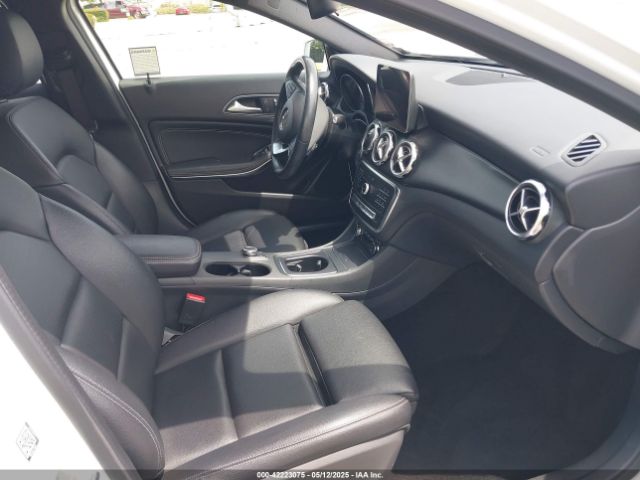 WDCTG4EB9KJ550931 Mercedes-Benz GLA 250