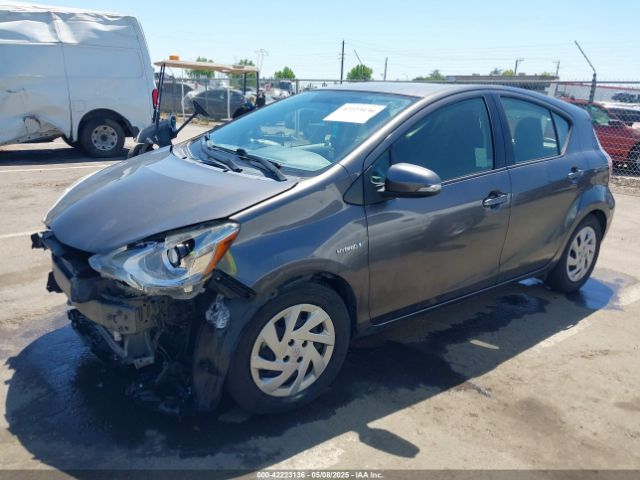 JTDKDTB39F1088569 Toyota Prius C Two
