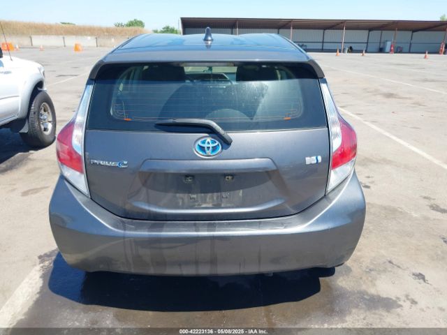 JTDKDTB39F1088569 Toyota Prius C Two
