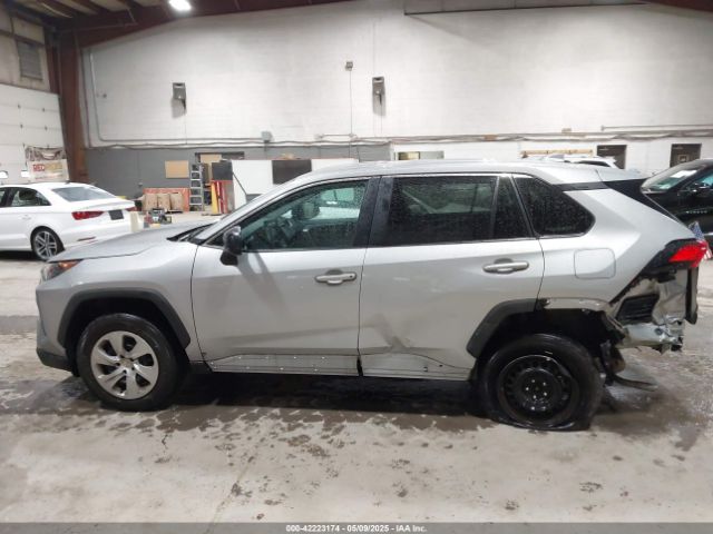 2T3F1RFV1NW314354 Toyota RAV4 LE