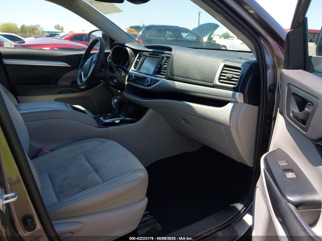5TDZZRFH4KS335955 Toyota Highlander Le Plus