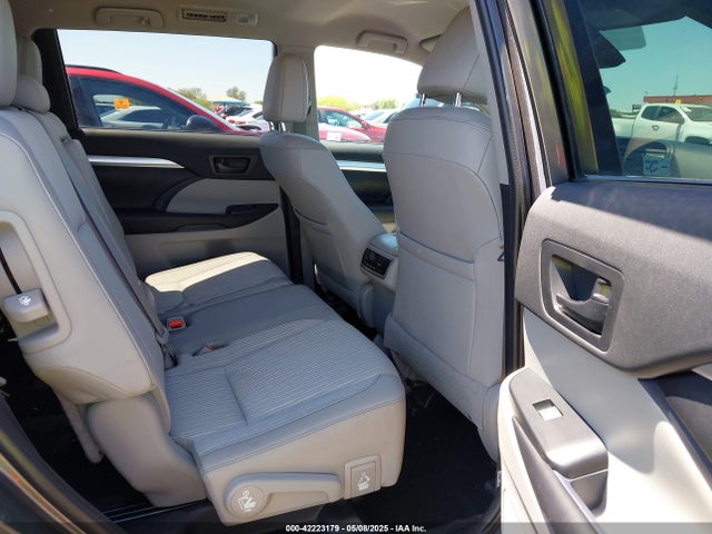 5TDZZRFH4KS335955 Toyota Highlander Le Plus