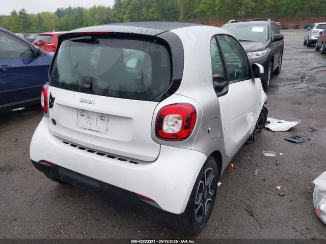 Smart M780 2019 WMEFJ9BA1KK375602 Image 4