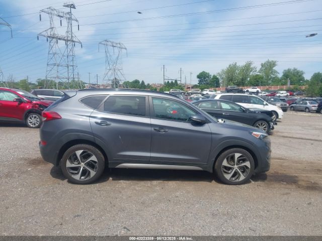 KM8J3CA26HU320369 Hyundai Tucson Limited