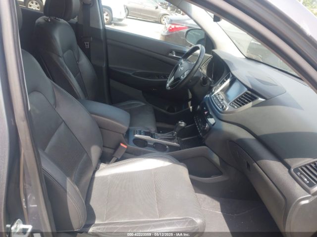 KM8J3CA26HU320369 Hyundai Tucson Limited
