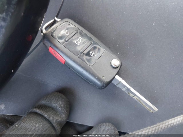 1VWDT7A34HC081571 Volkswagen 1.8 tsi