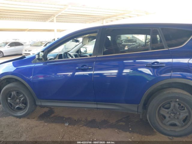 2T3ZFREVXFW187024 Toyota RAV4 LE