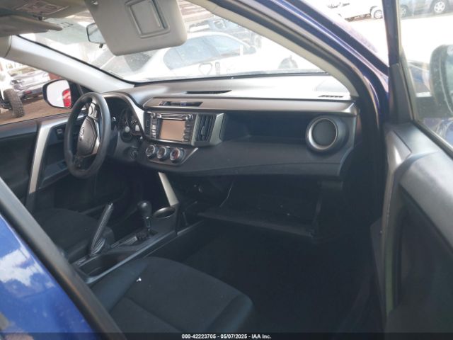 2T3ZFREVXFW187024 Toyota RAV4 LE