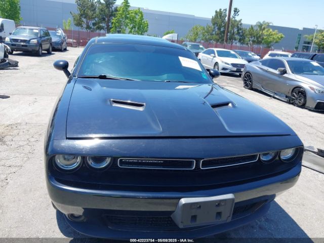 2C3CDZAG3JH258838 Dodge Challenger Sxt Plus
