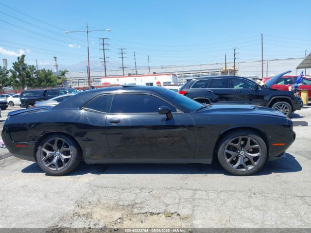 2C3CDZAG3JH258838 Dodge Challenger Sxt Plus