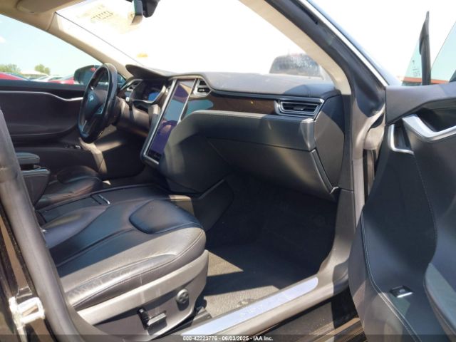 2015 TESLA MODEL S 5YJSA1H42FF091611 Photo 4