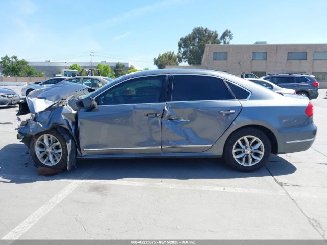 1VWAT7A32GC032869 Volkswagen 2016