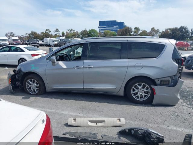 2C4RC1BG9LR272118 Chrysler Pacifica Touring L