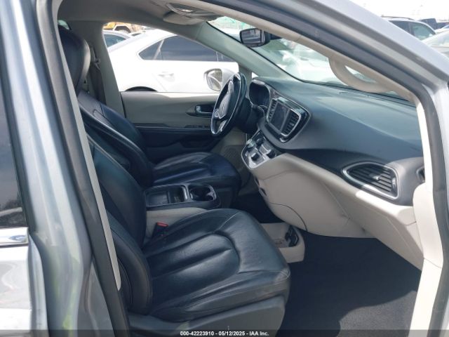 2C4RC1BG9LR272118 Chrysler Pacifica Touring L