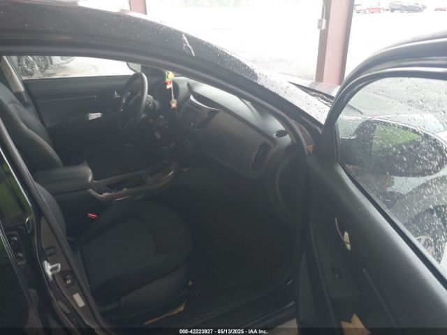 KNDPB3AC8G7861074 KIA Sportage Lx