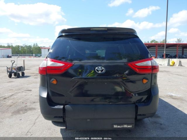 5TDZZ3DC0HS860346 Toyota Sienna L 7 Passenger