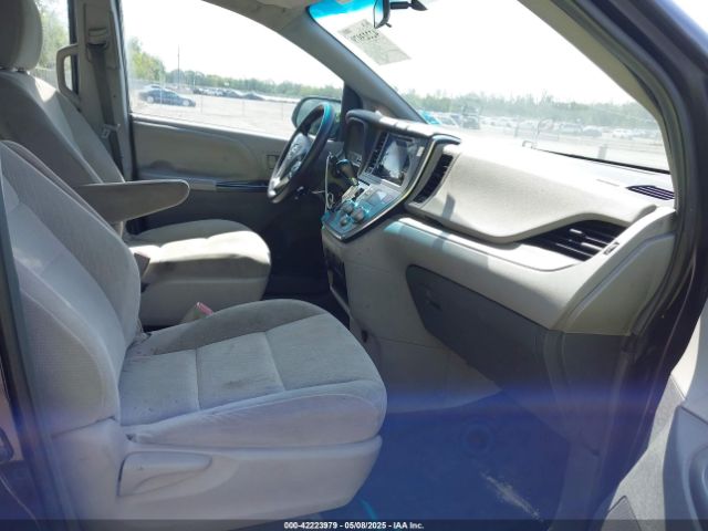 5TDZZ3DC0HS860346 Toyota Sienna L 7 Passenger