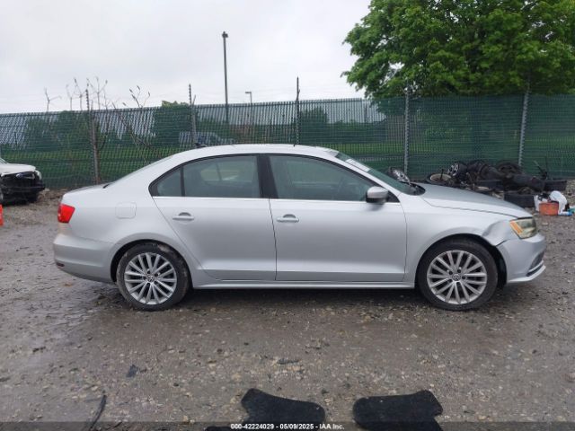 3VWD17AJ2FM262359 Volkswagen Jetta 1.8t Se