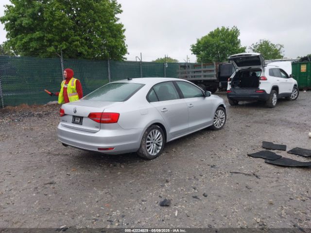 3VWD17AJ2FM262359 Volkswagen Jetta 1.8t Se