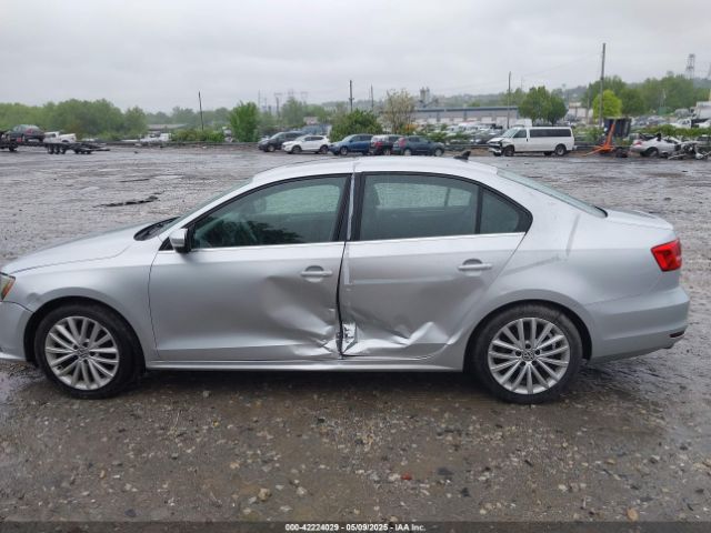 3VWD17AJ2FM262359 Volkswagen Jetta 1.8t Se