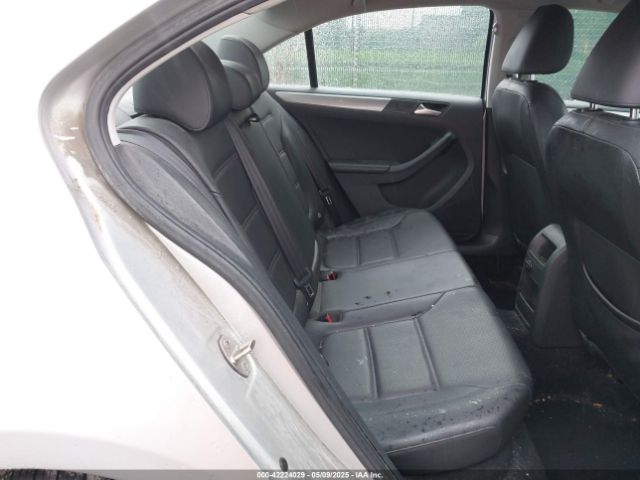 3VWD17AJ2FM262359 Volkswagen Jetta 1.8t Se